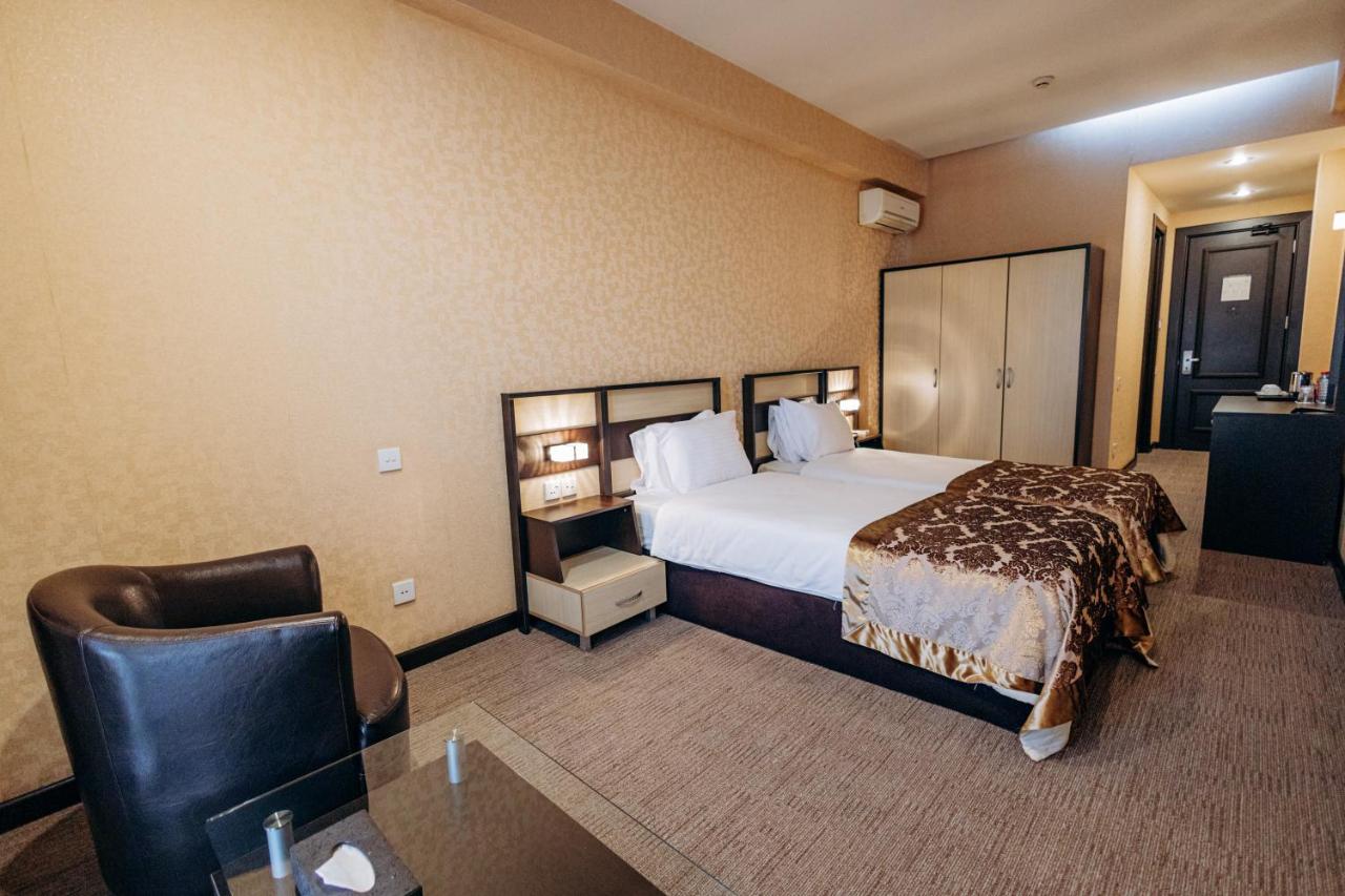 Days Hotel By Wyndham Baku photo