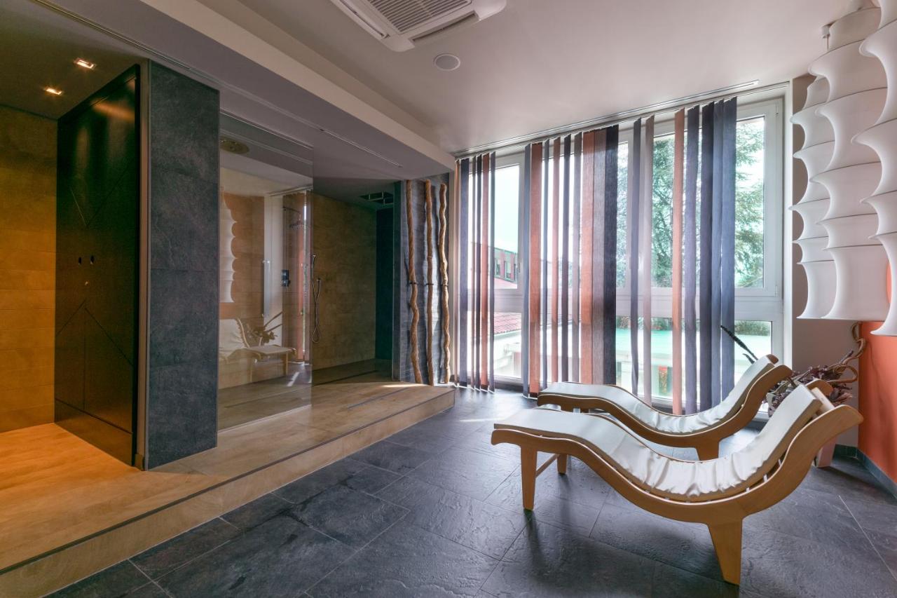 Admiral Park Hotel photo