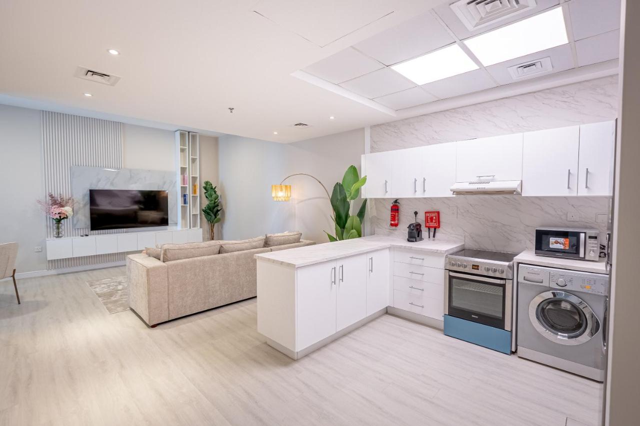 Daniels Spacious 1BR in Heart of Dubai Marina - 5