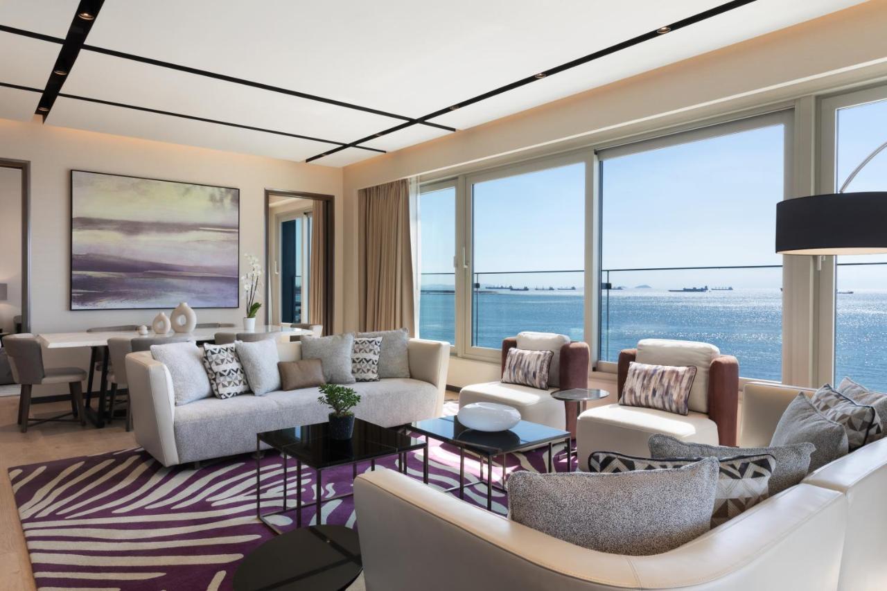 Spacious Two Bedroom Residence with Sea View – Executive Lounge Access