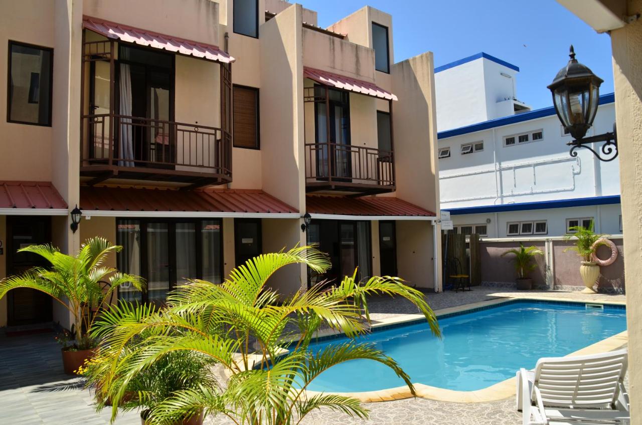 West Sand Holidays LICENSED BY THE TOURISM AUTHORITY 09926 - 4