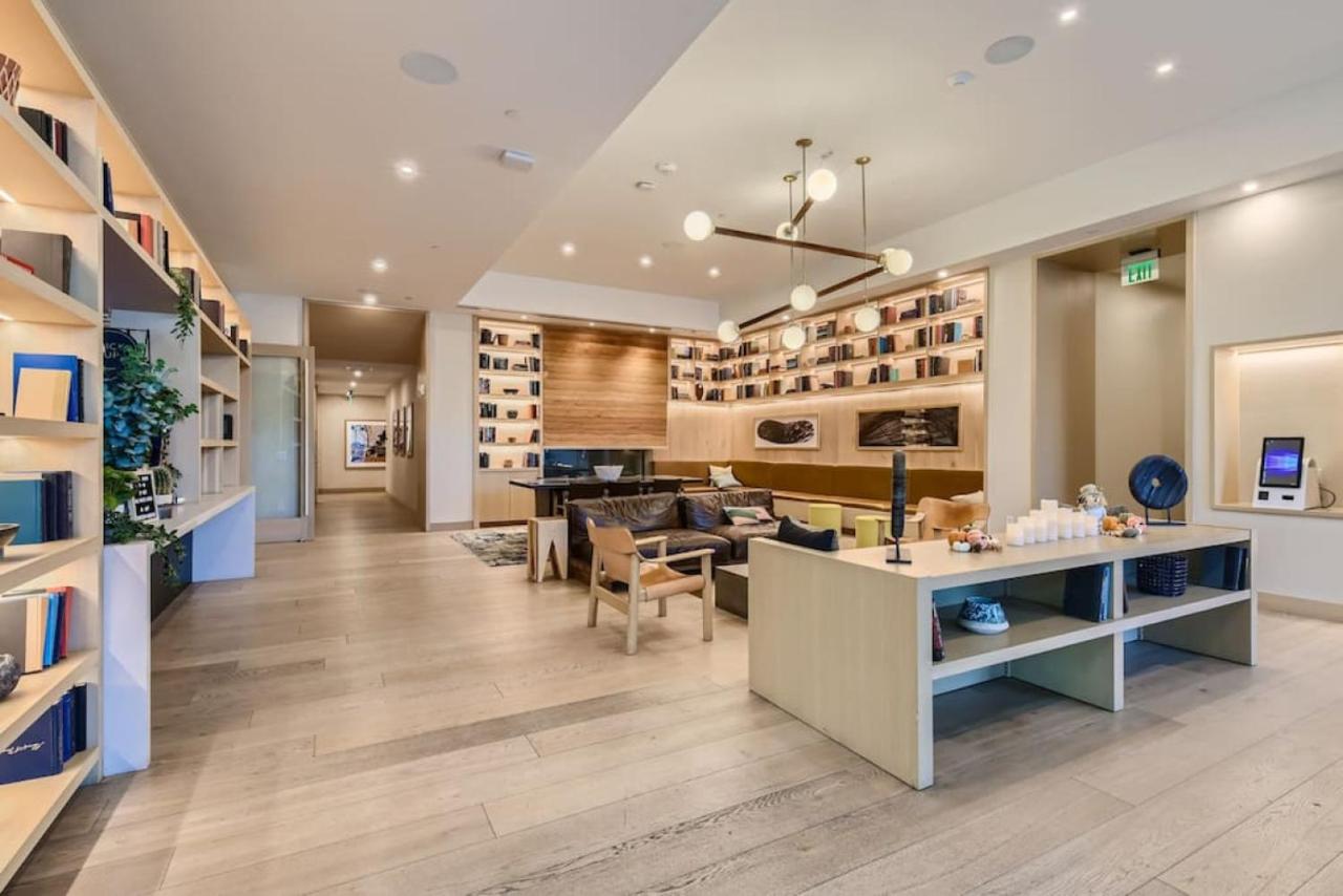 Luxury 1BR with Views, Rooftop Pool and Walk To Rainey St. - 5