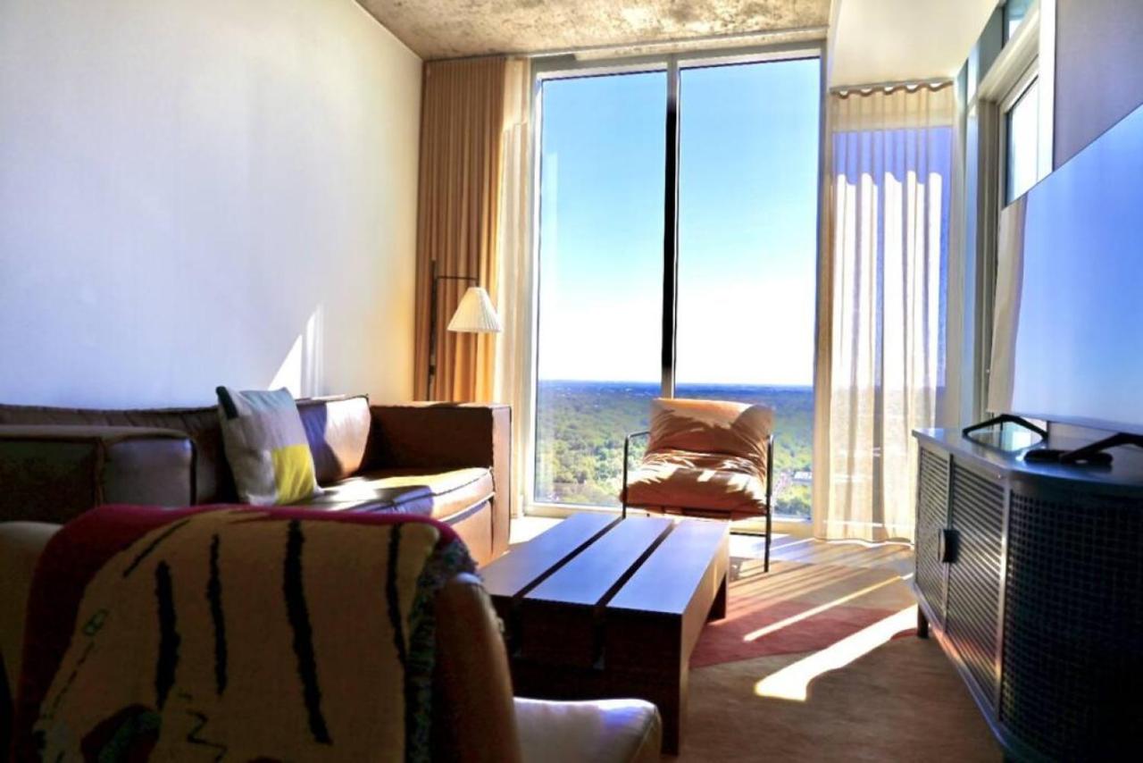 Luxury 1BR with Views, Rooftop Pool and Walk To Rainey St. - 2