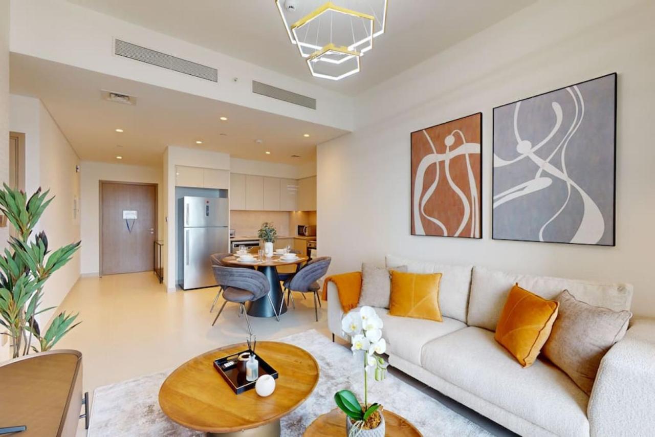 Vacationer Holiday Homes I Elegant 2 Bed with City Views I Walk to Dubai Mall & Burj Khalifa I Downtown I Burj Royale Tower - 5