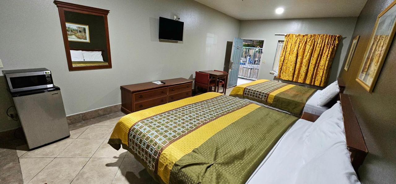 Texas Inn and Suites RGV — photo 11