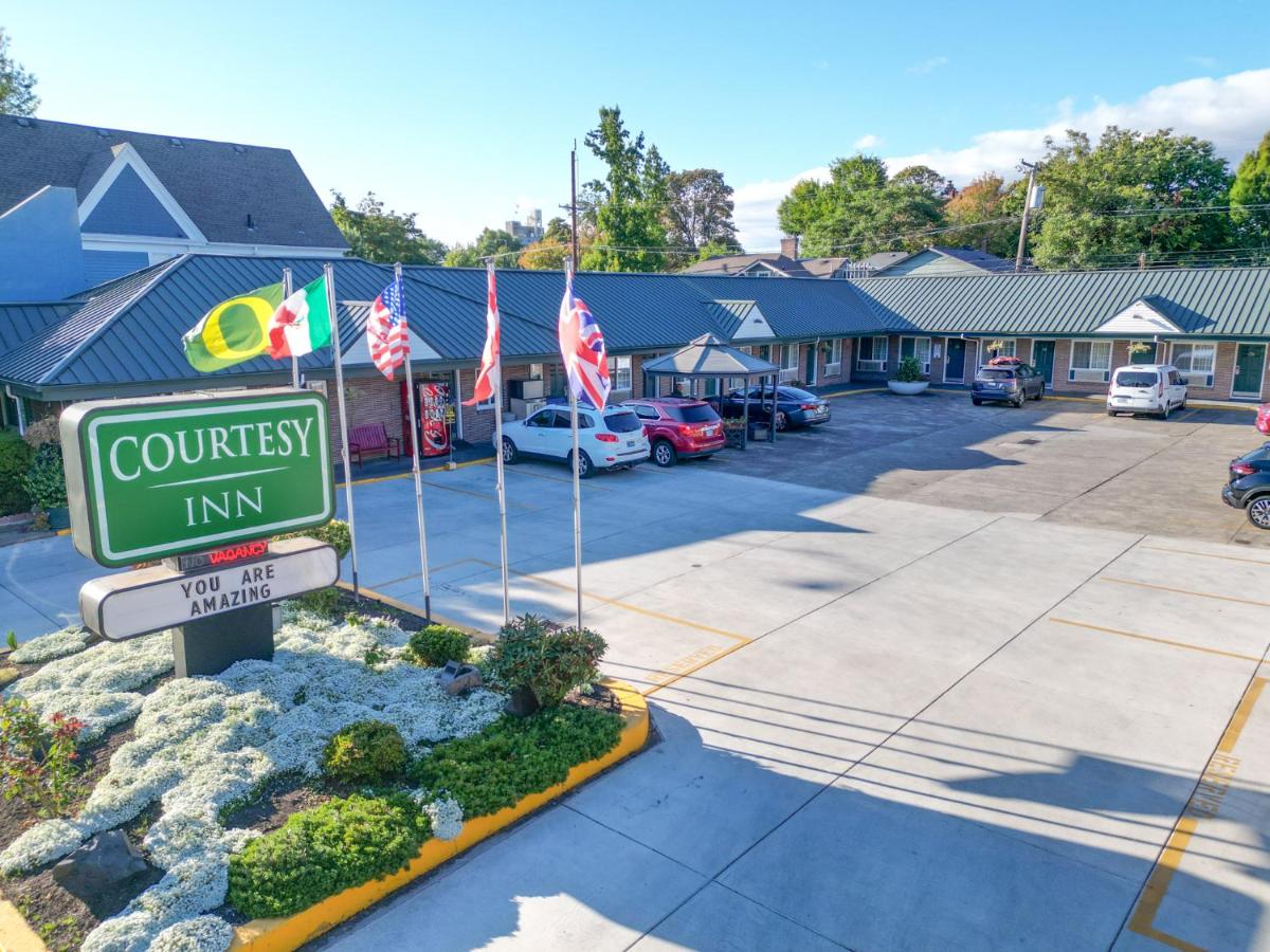 Courtesy Inn — photo 4