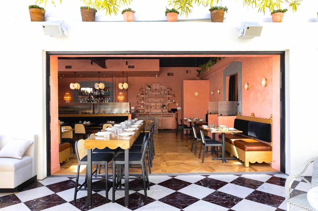 Short Stories Hotel Near The Grove - 5