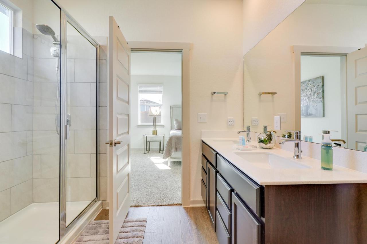 10 Mi to Dtwn Bright Austin Gem with Pool Access - 3