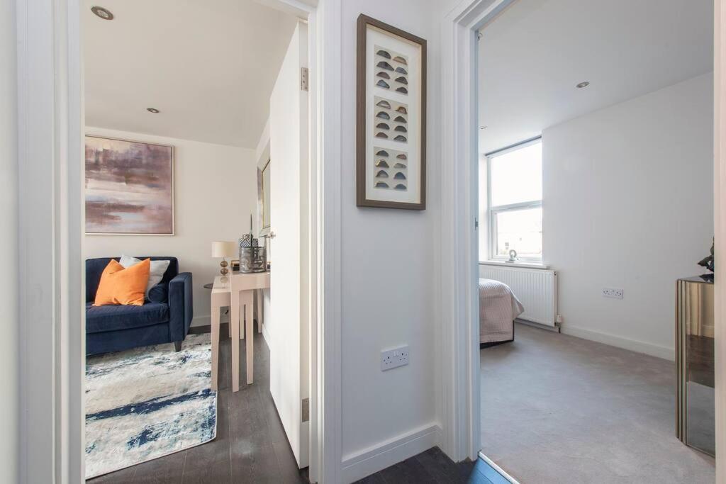 Elevated Elegance 1BR 1BA Flat in Wellmeadow Rd 65B - 5