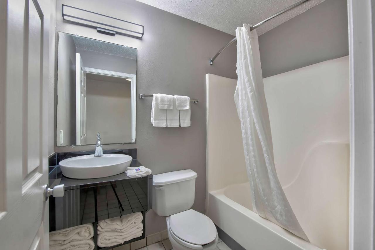 Sapphire Suites — photo 22