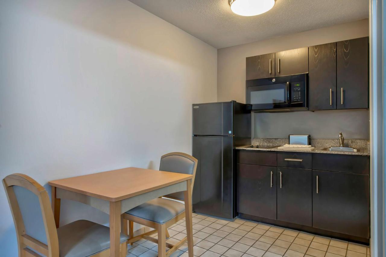 Sapphire Suites — photo 15
