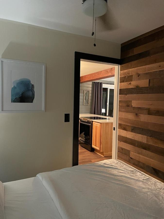 Riverside Retreat — photo 12