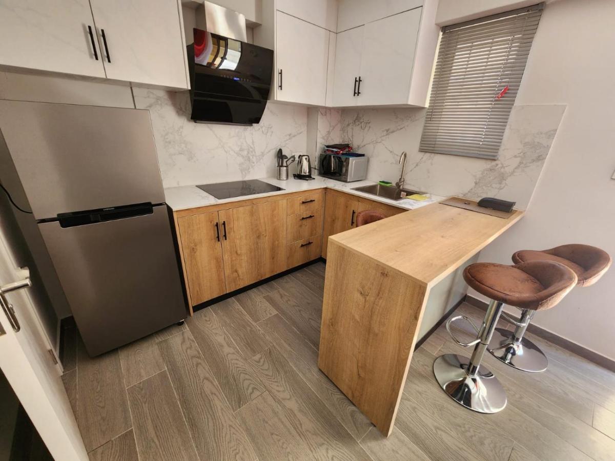 Camelia Bldg, Groundfloor, 3 min to beach