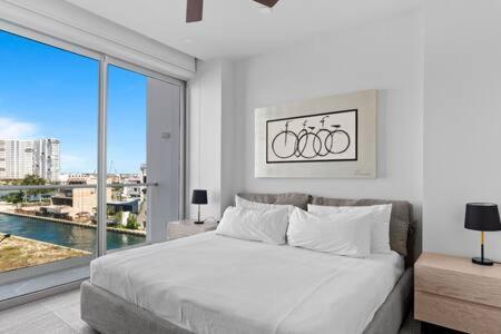 Spectacular 3BR Apartment/w Amazing Rooftop Views - 4