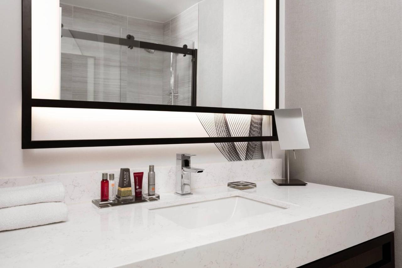 New York Marriott Downtown - 3