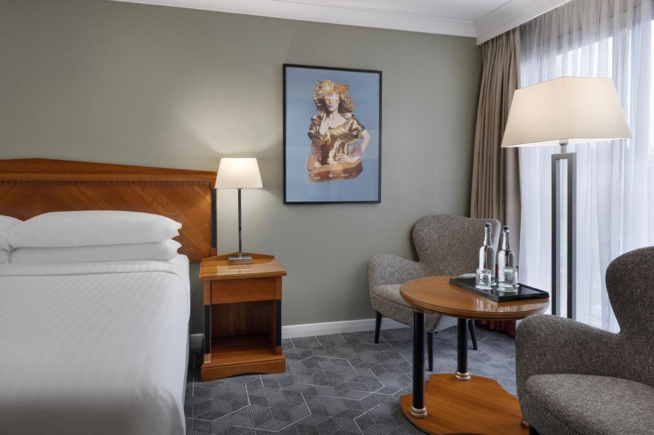 Delta Hotels by Marriott Heathrow Windsor photo