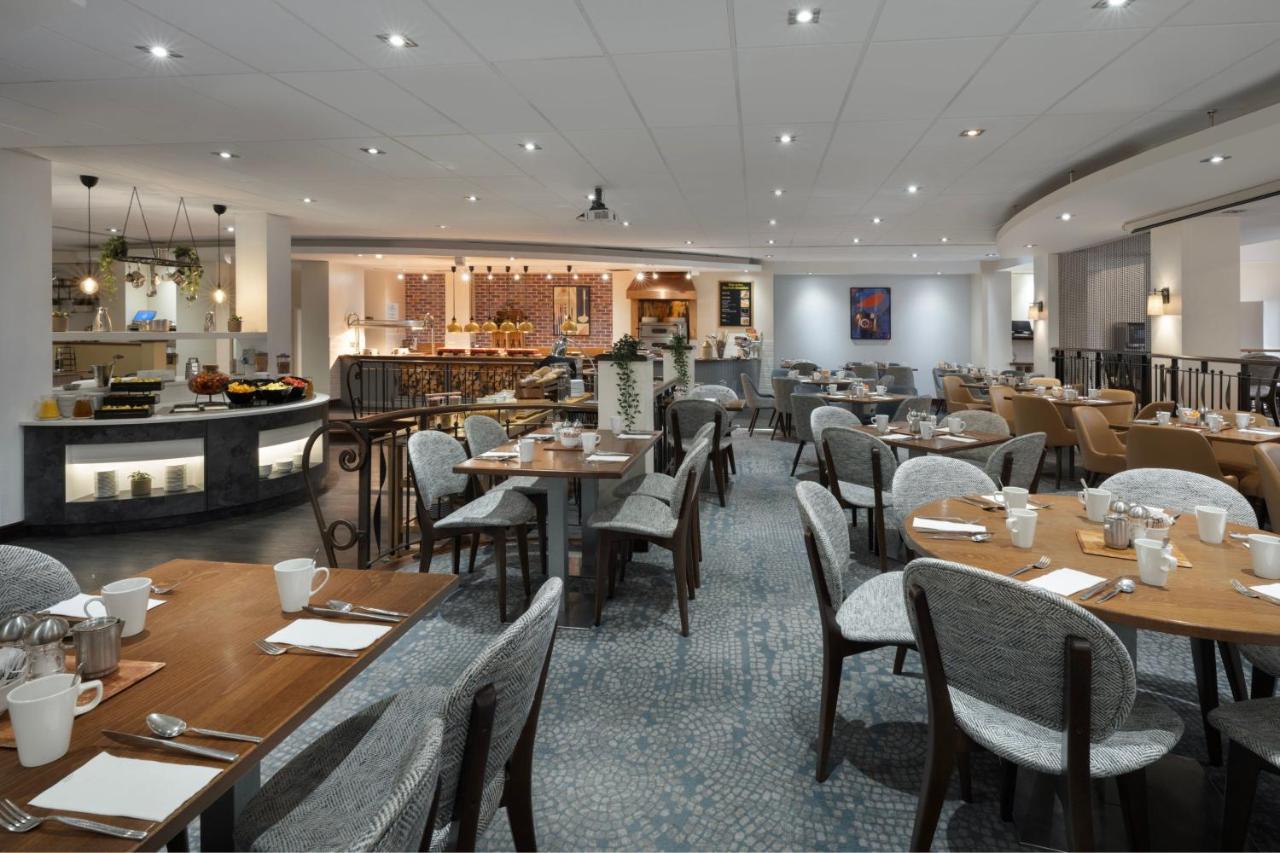 Delta Hotels by Marriott Heathrow Windsor photo