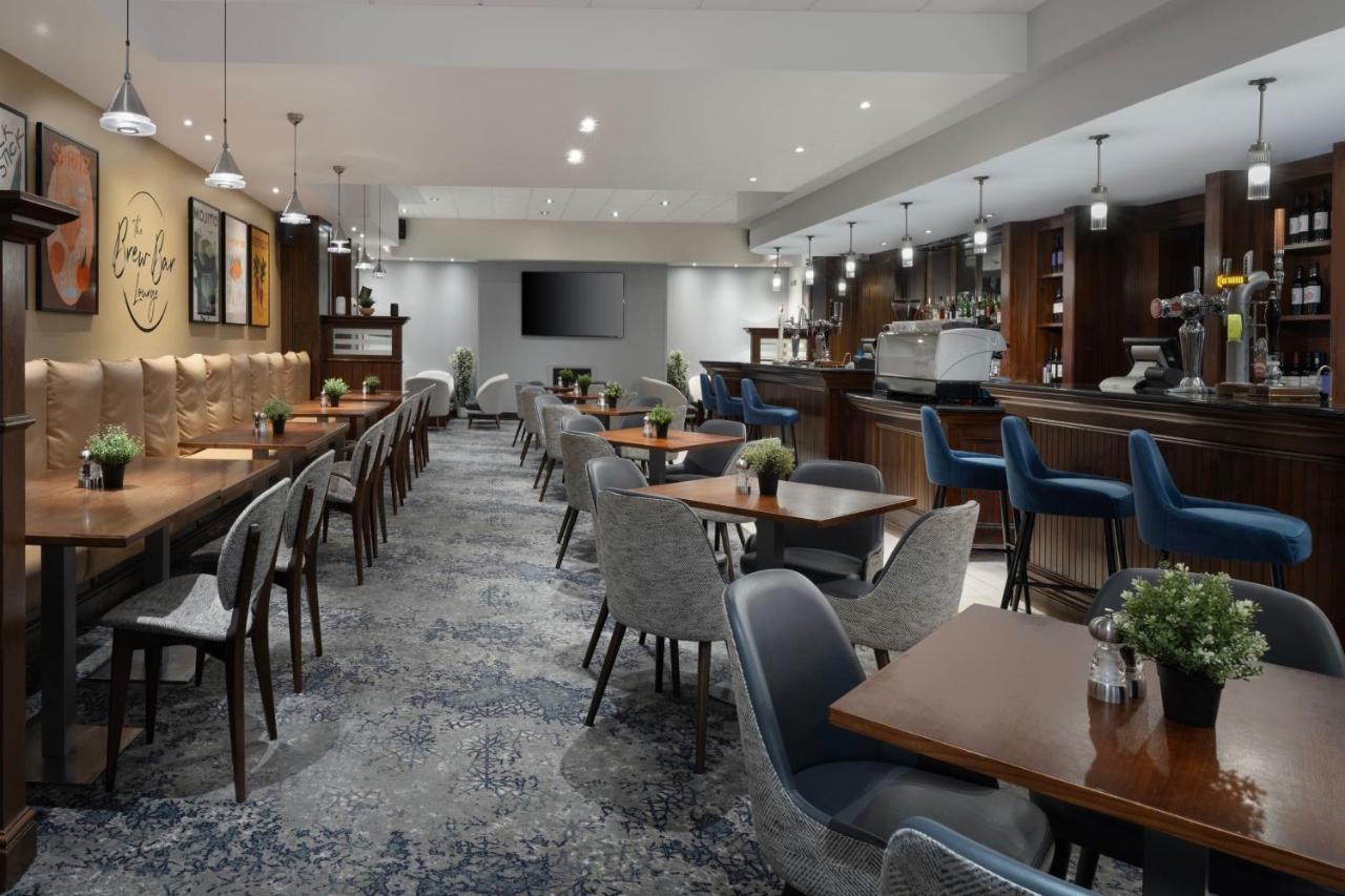 Delta Hotels by Marriott Heathrow Windsor photo