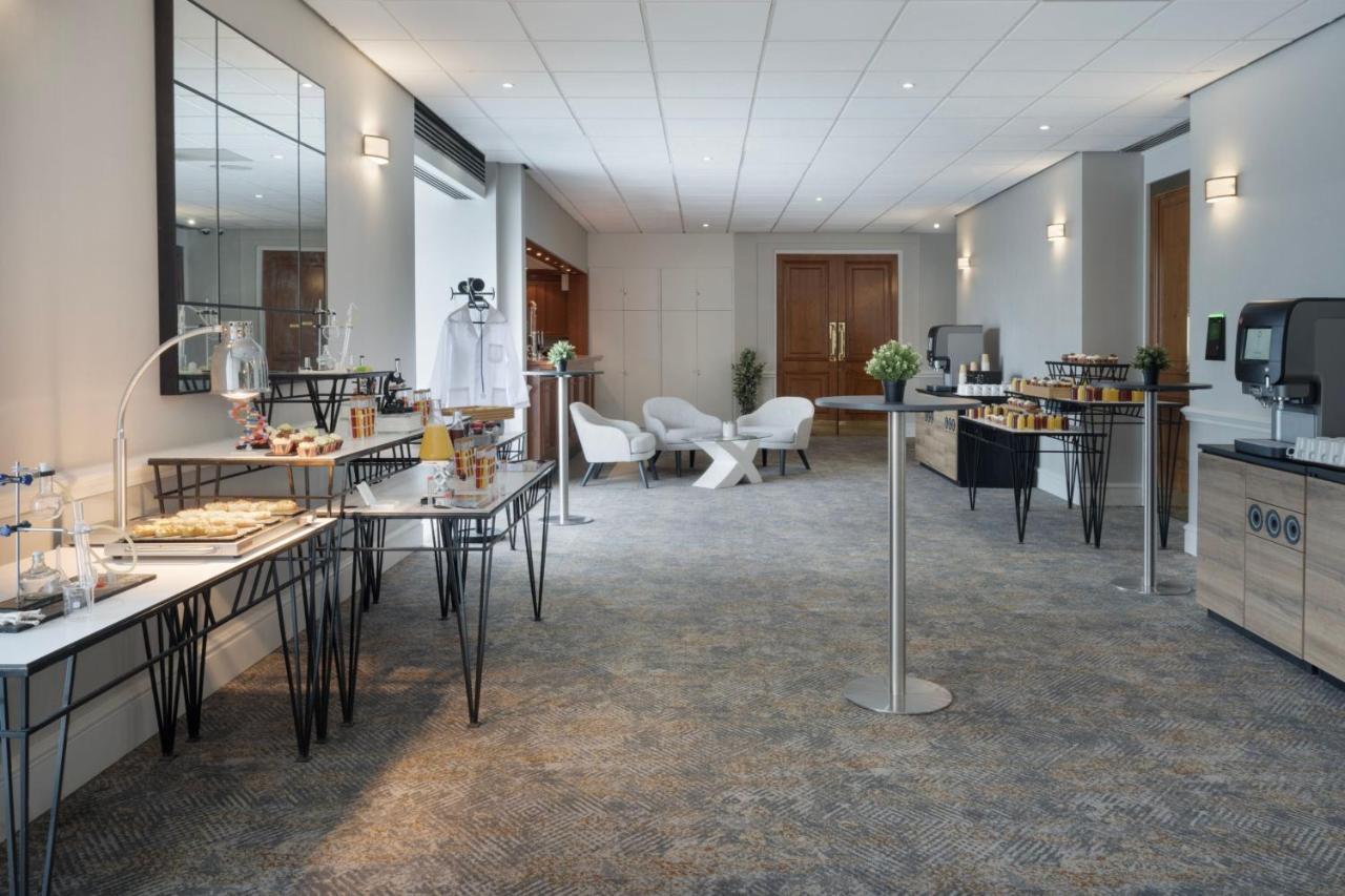 Delta Hotels by Marriott Heathrow Windsor photo