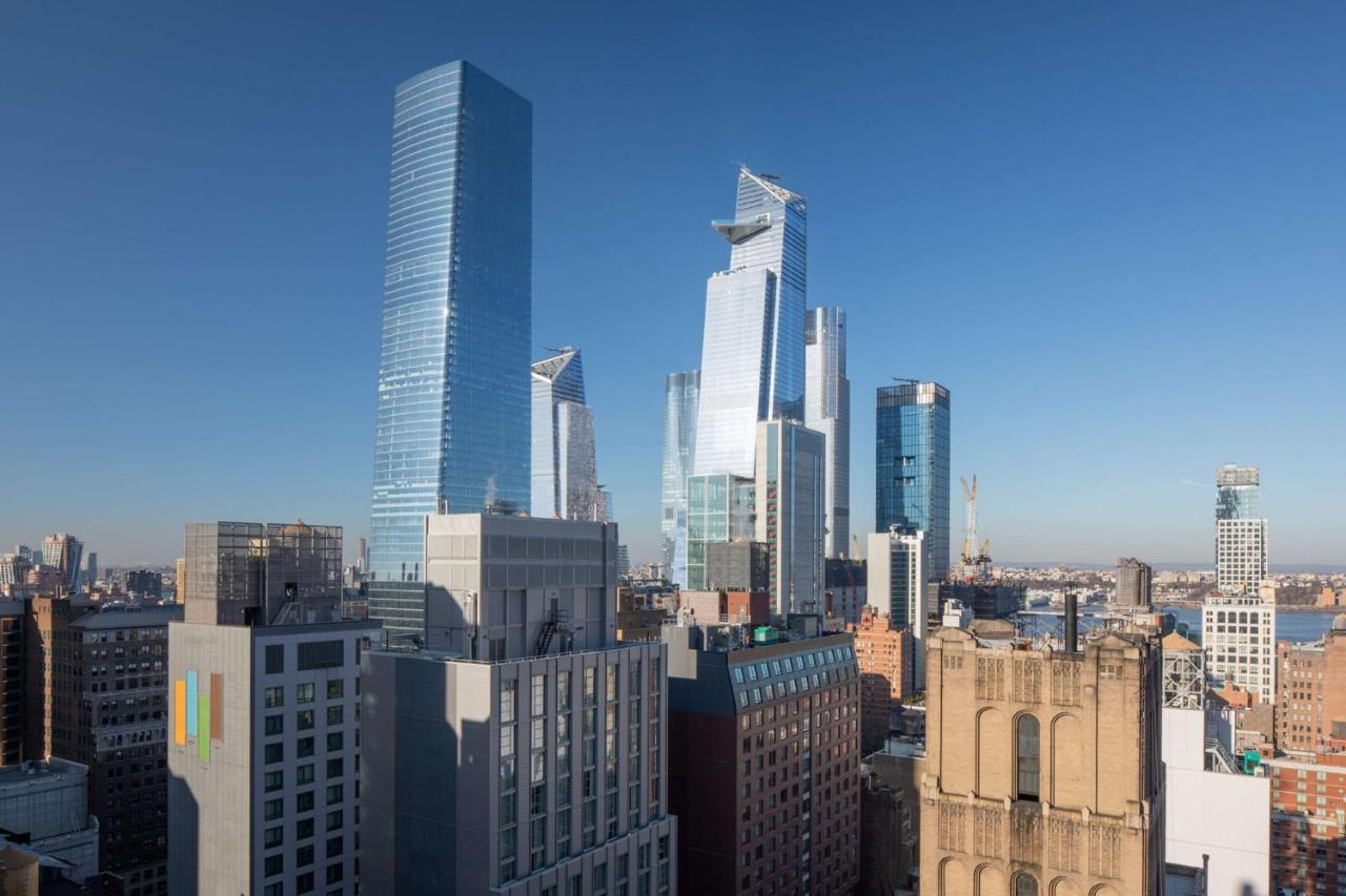 DoubleTree by Hilton New York Times Square South - 2