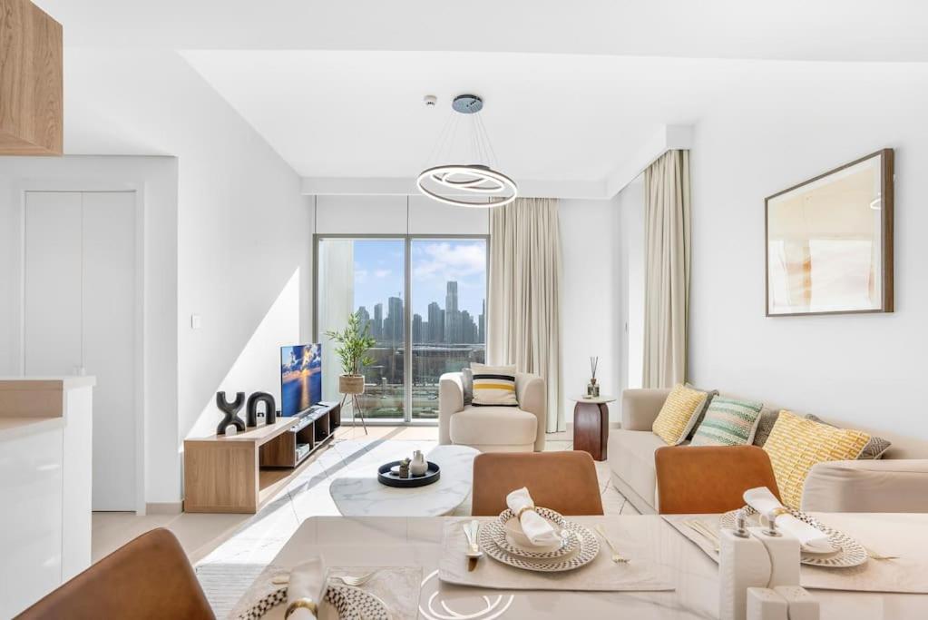 Meerak Homes - Burj Khalifa and Fountain view Downtown Elegant 2 bed apartment , Free Wifi, Parking, Gym and Pool - 4