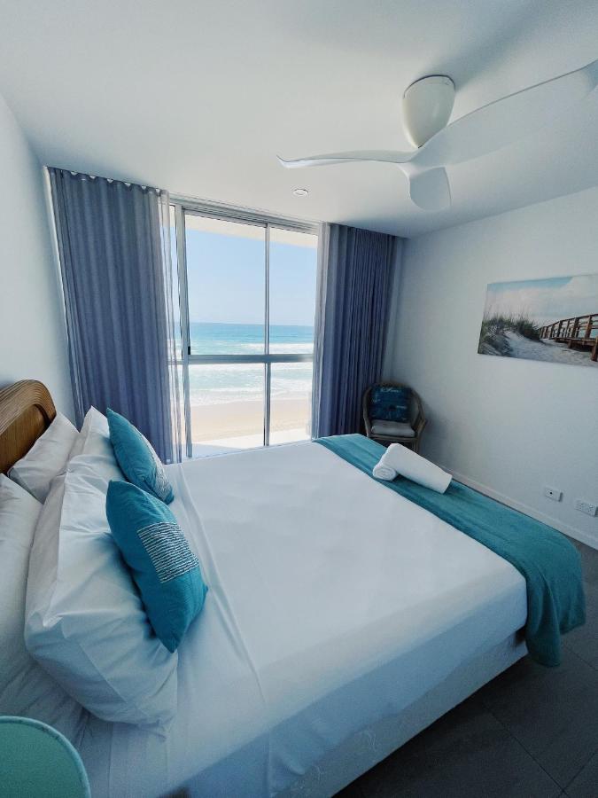 Golden Sands on the Beach - Absolute Beachfront Apartments photo