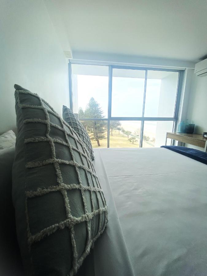 Golden Sands on the Beach - Absolute Beachfront Apartments photo