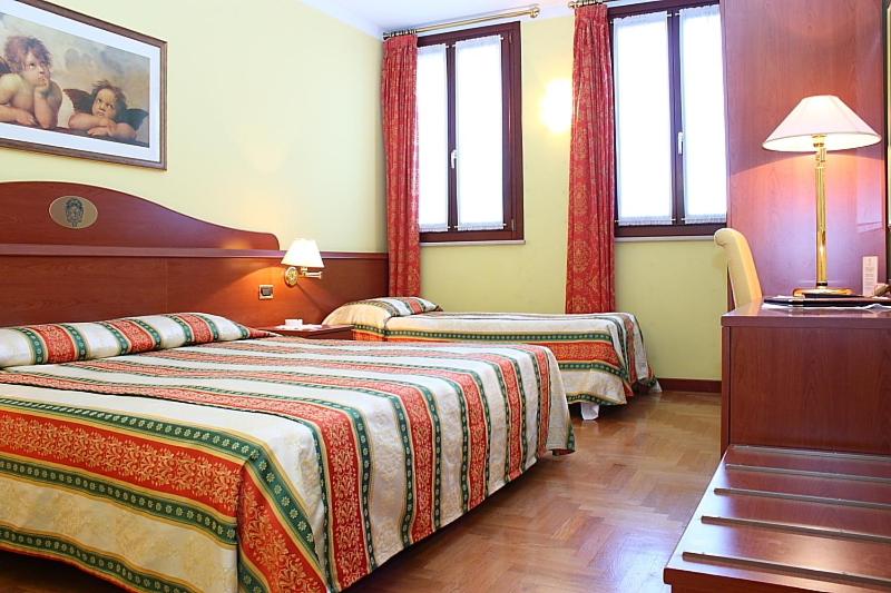 Hotel Antico Moro photo