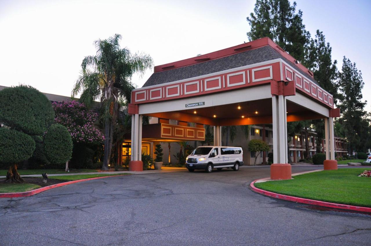 Image: Piccadilly Inn Airport