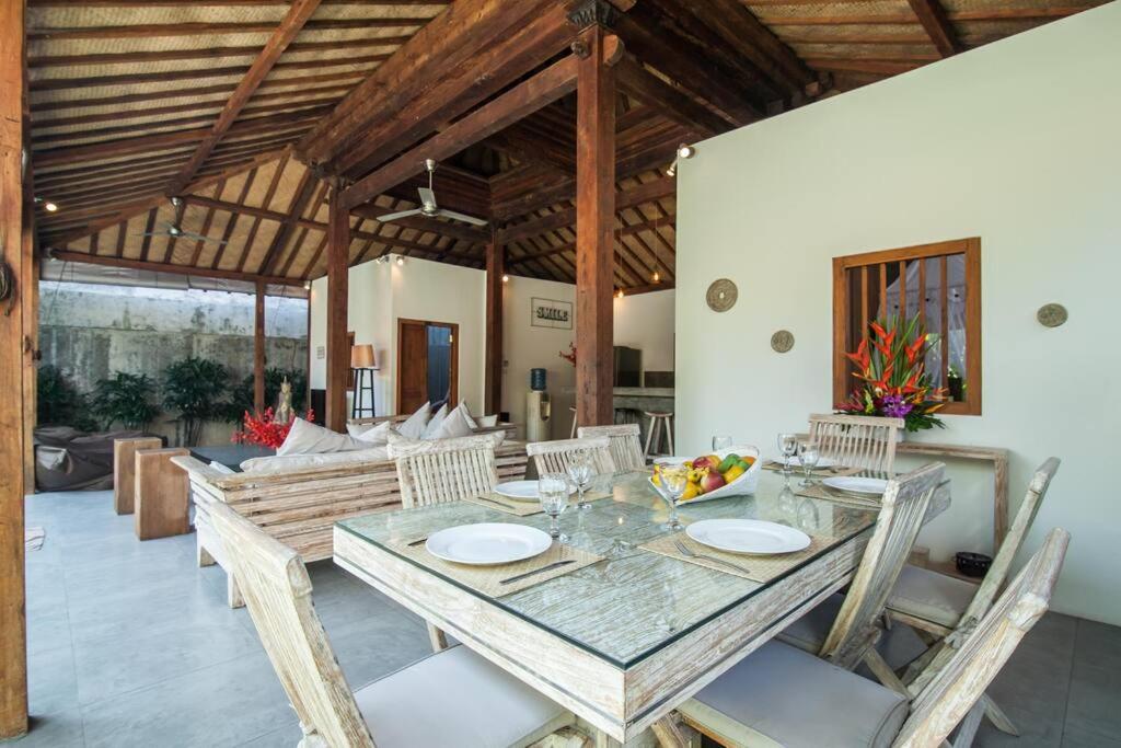 Villa Joglo Oberoi Seminyak Beautiful 4BR Villa Prime Location - 5