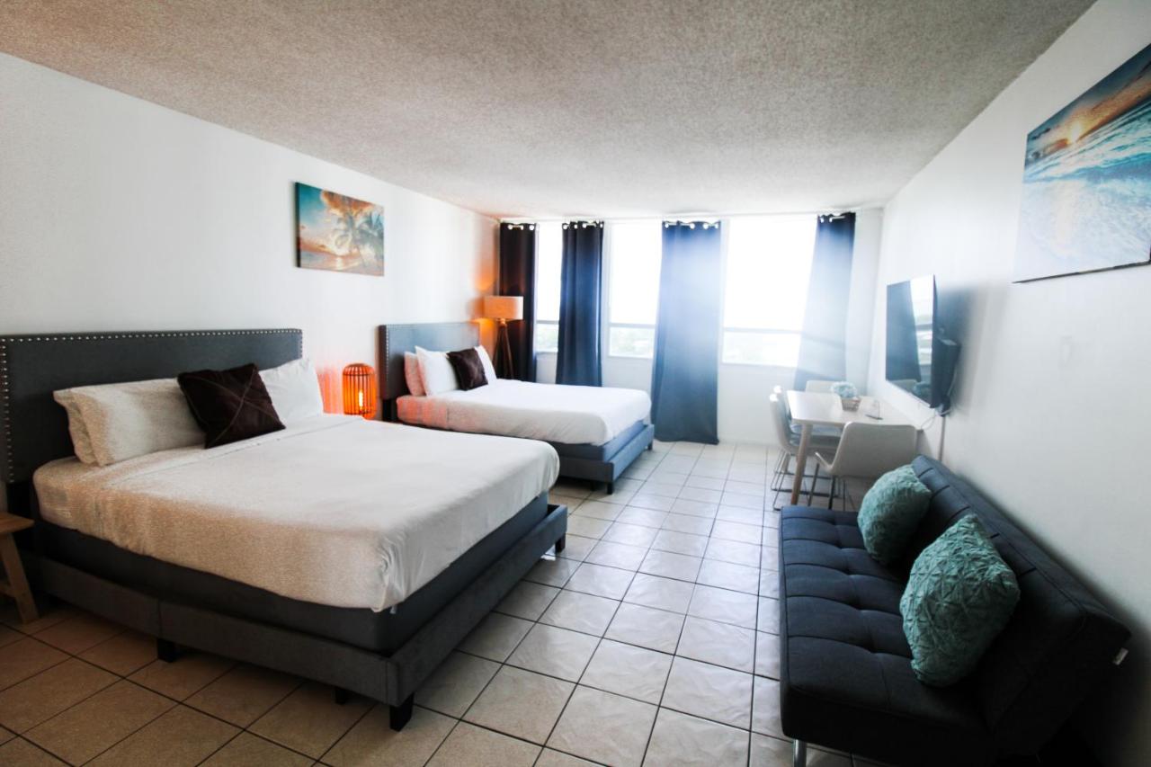 Castle 1205 Beachfront Studio with Free Parking, Beach Access, Pool, Tennis