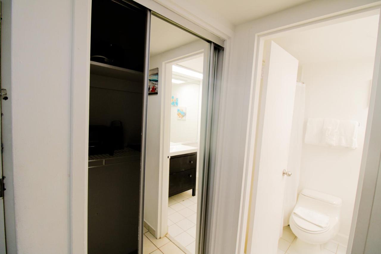 Castle 1205 Beachfront Studio with Free Parking, Beach Access, Pool, Tennis - 5