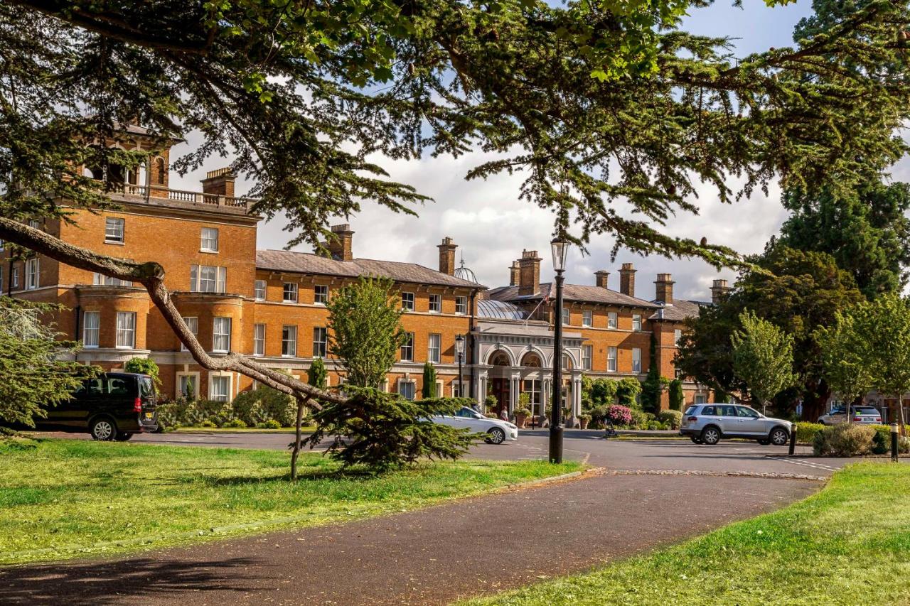 Oatlands Park Hotel photo
