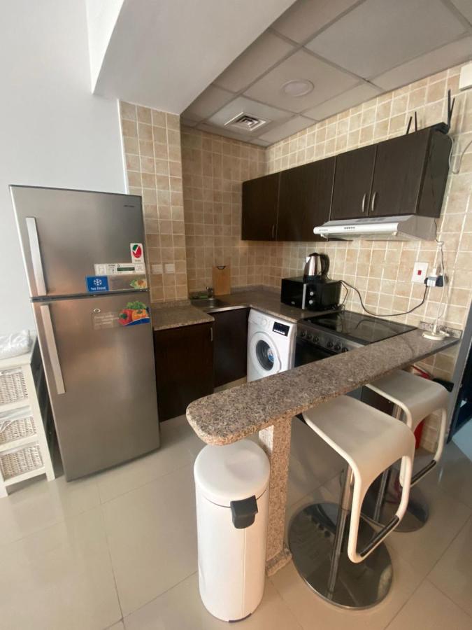 Spacious Studio Apartment in Dubai Marina with Balcony - 5