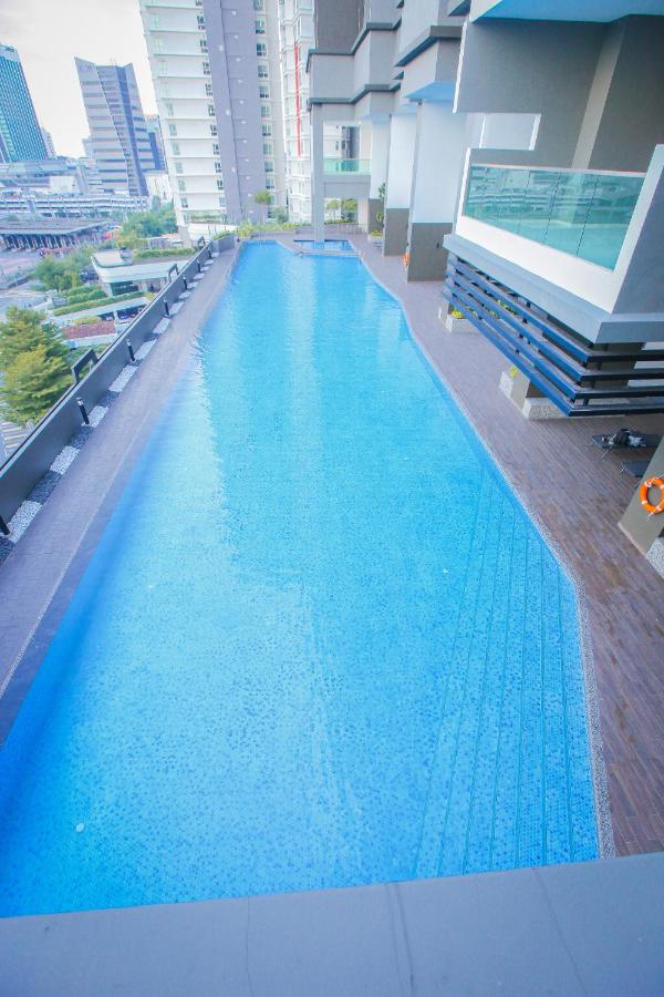 Twin Tower Residence By The one - 10m walk to JB Custom & CIQ - 2