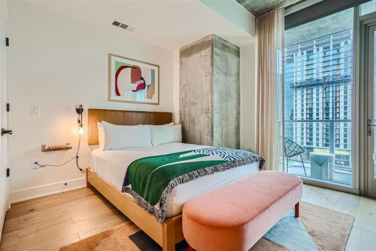 NEW 1BR with Views and Rooftop pool near Rainey St - 2