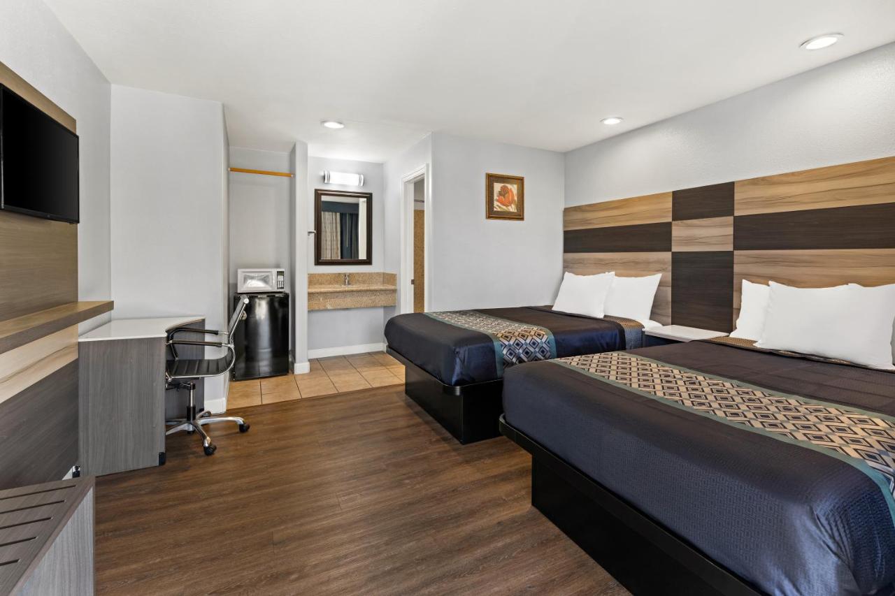 Coliseum Way Inn — photo 12