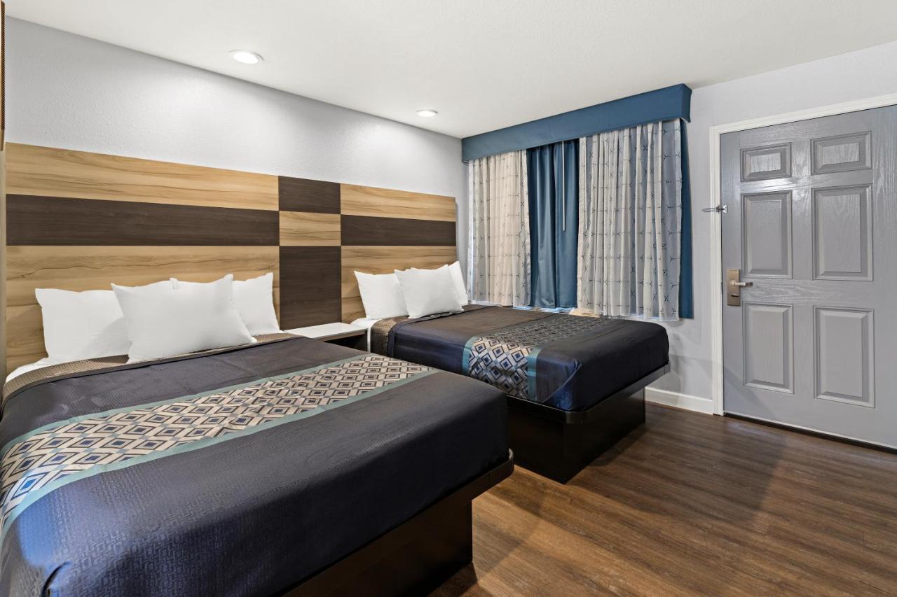 Coliseum Way Inn — photo 10