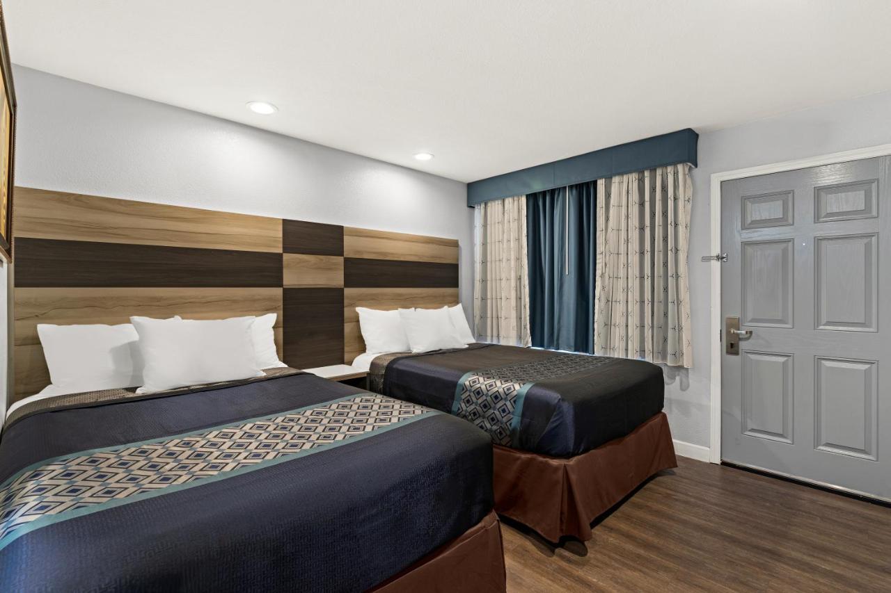 Coliseum Way Inn — photo 5