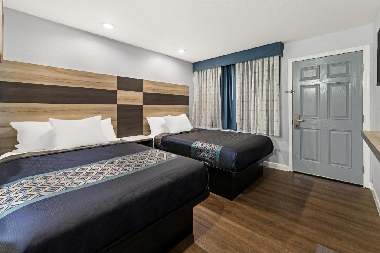 Coliseum Way Inn — photo 17