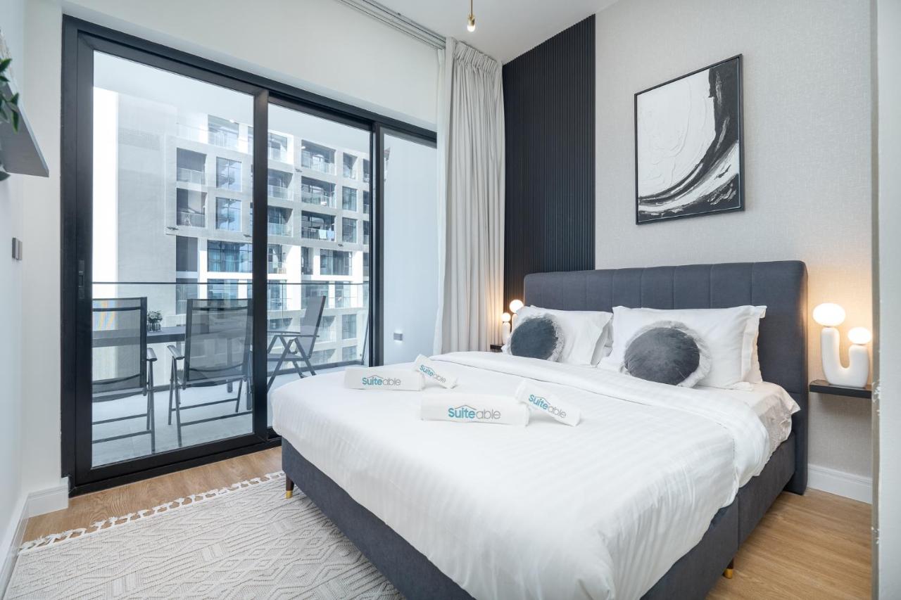 Elegant treat with Burj Khalifa view by Suiteable - 2