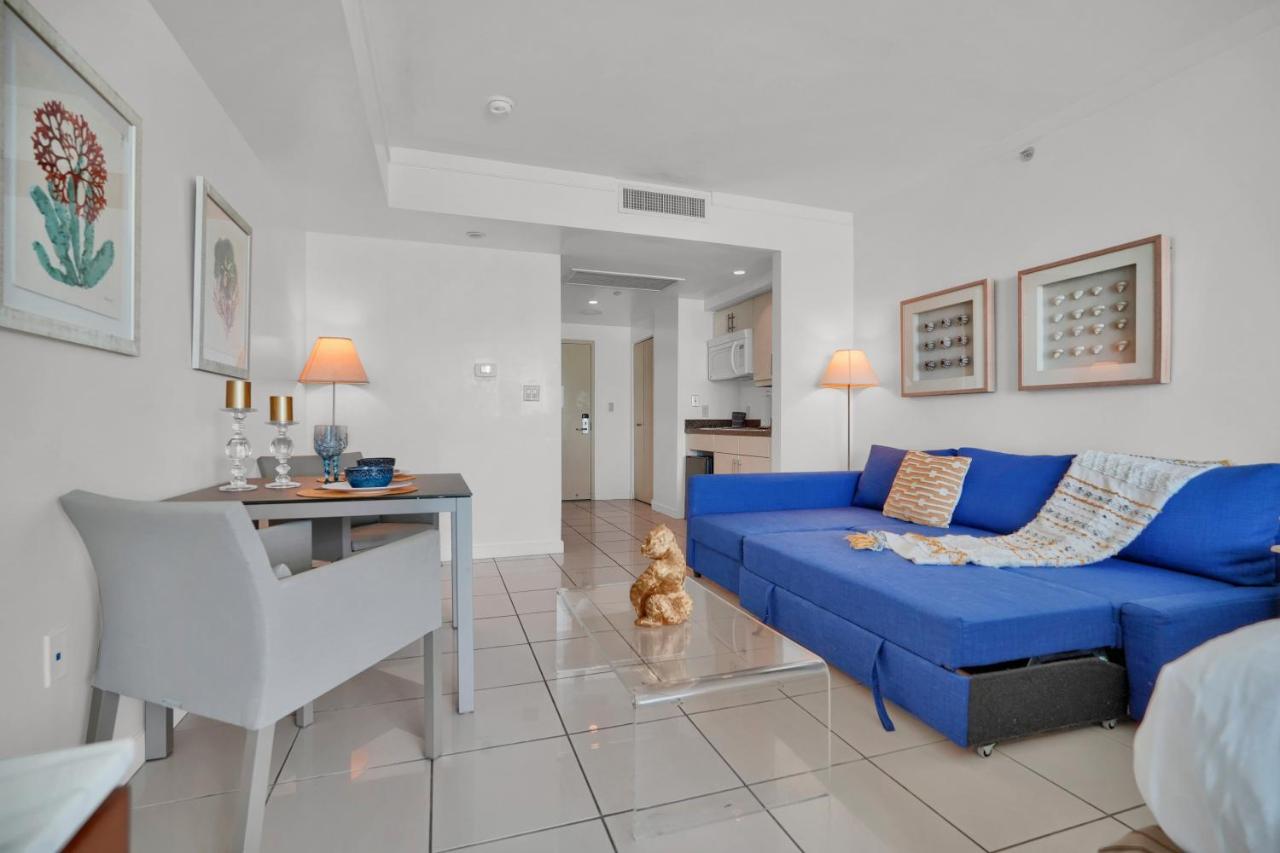 Beautiful Blue & Gold Studio With Ocean View - 2