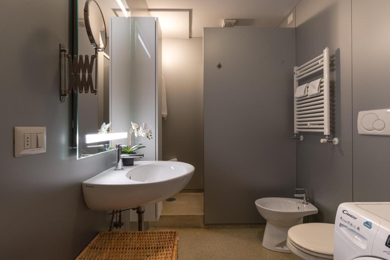 The Silk House by LionHost - 4