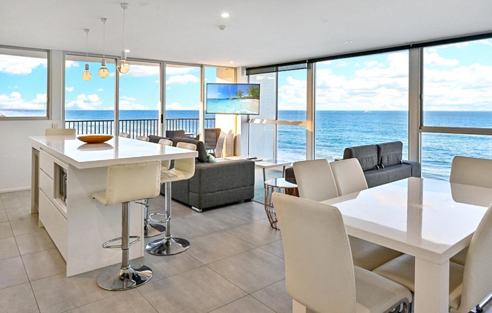 Golden Sands on the Beach - Absolute Beachfront Apartments photo