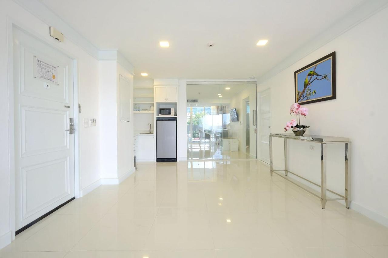 Andaman Beach Suites Hotel, Patong Phuket - 4