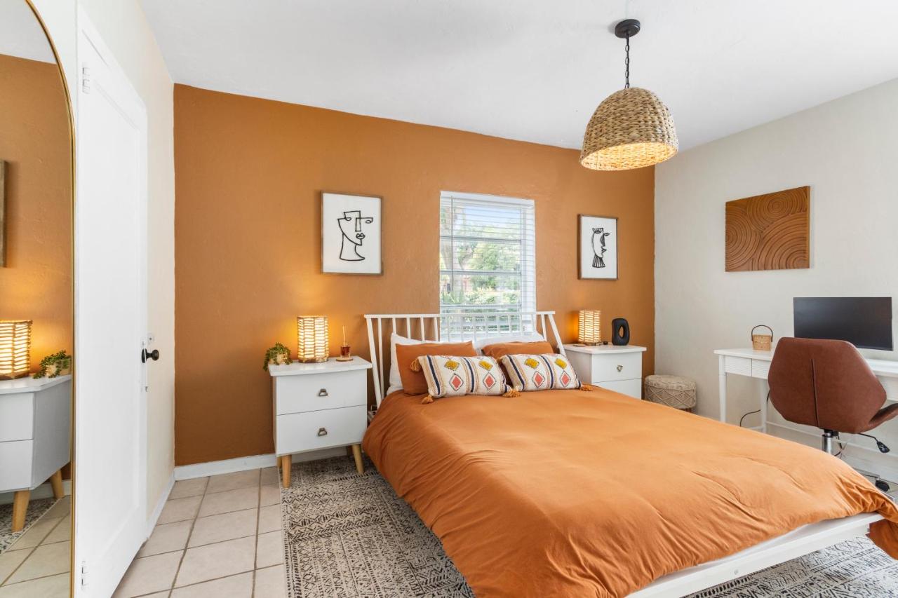 3BR Boho Style Home w Private yard & Firepit - 2