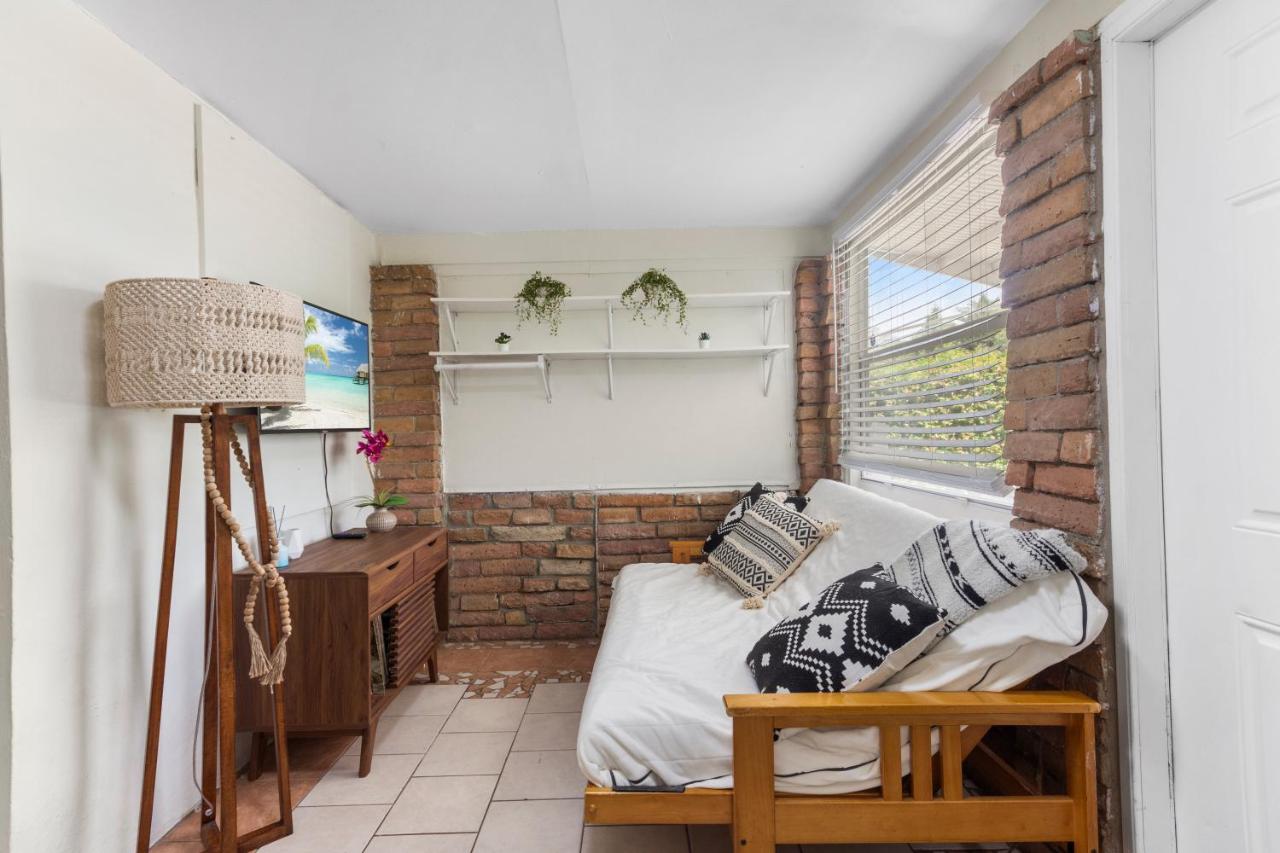 3BR Boho Style Home w Private yard & Firepit - 3