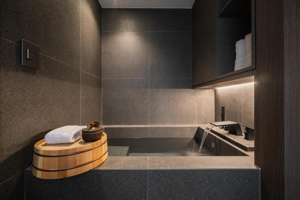 Luxury Hanok Stay Warm Hearth - West - 3