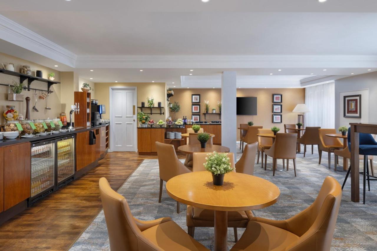 Delta Hotels by Marriott Heathrow Windsor photo
