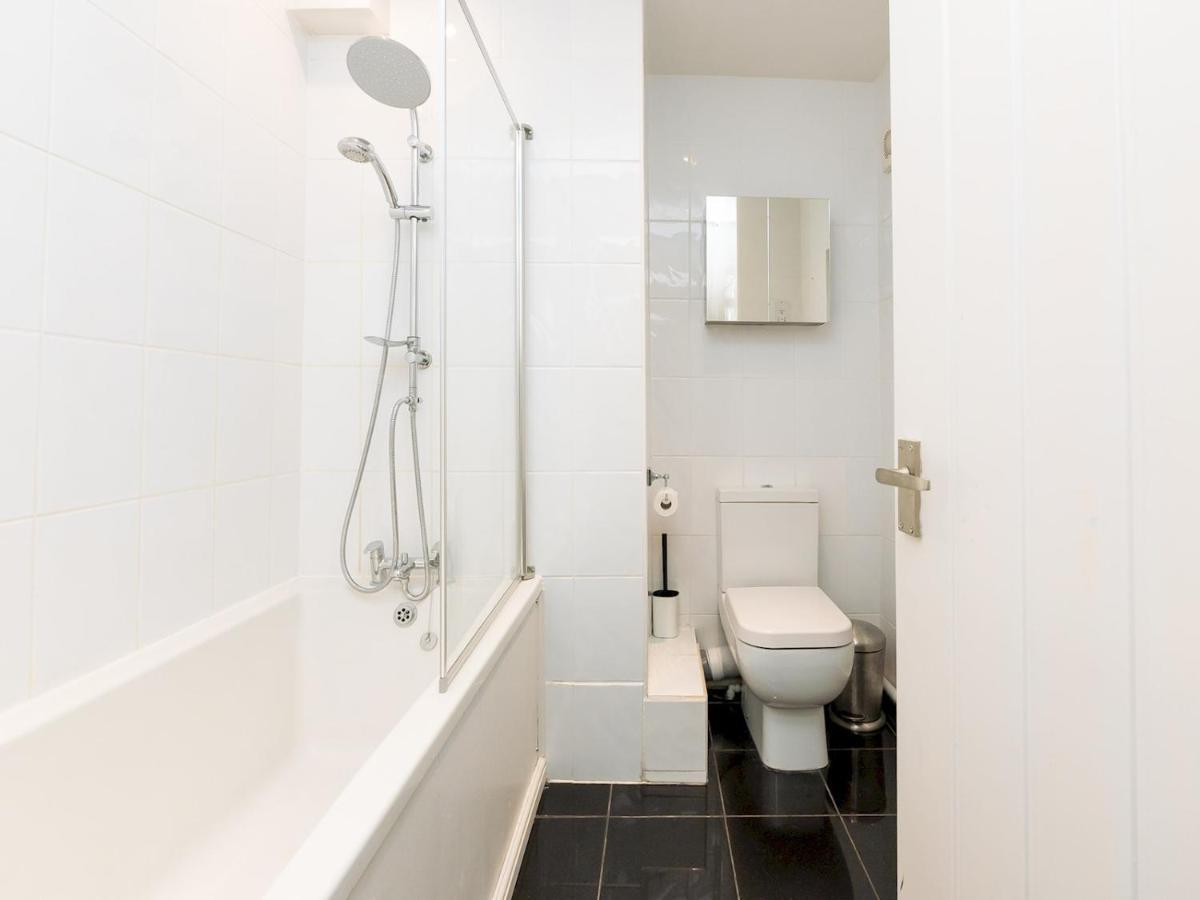 Delightful retreat in Larkhall with free parking - Pass the Keys - 3